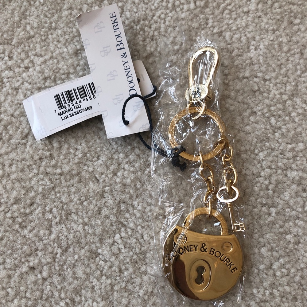 Dooney & BOURKE purse bag fab charm gold brass key lock chain